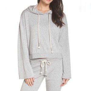 Make + Model Dreamy Kimono Sleeve Hoodie Size L